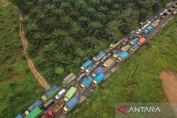 Kemacetan 20 jam di Jambi gara-gara truk batu bara