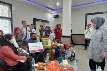 Mensos beri bantuan Asistensi Resos senilai Rp716 juta di Makassar