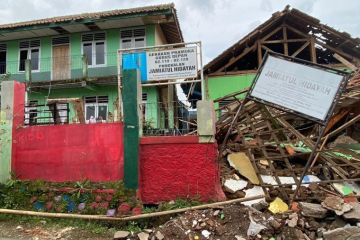 Kemenag salurkan bantuan Rp13,2 miliar untuk madrasah di Cianjur