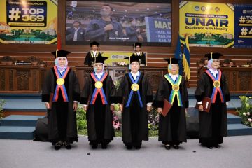 Unair tambah lima guru besar baru