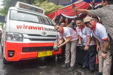 Sebanyak 52 unit angkutan feeder resmi beroperasi di Surabaya