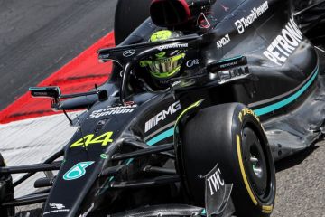 Hamilton apresiasi kemajuan Mercedes di GP Arab Saudi