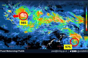 BMKG: 2 bibit siklon tropis pengaruhi cuaca timur dan barat Indonesia
