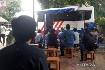 Rabu, Polda Metro Jaya menghadirkan gerai SIM Keliling di lima lokasi