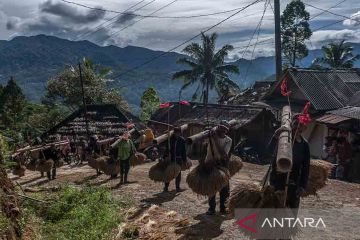 Tradisi Ngarengkong di Sindanglaya Lebak