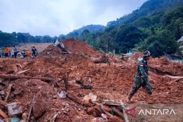 Pangdam I/BB: Lima telepon satelit bantu tangani longsor di Serasan