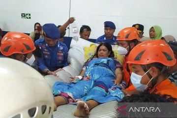Tim SAR evakuasi satu korban longsor Serasan ke Kalimantan Barat