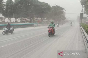 Hujan abu Merapi meluas hingga Kabupaten Temanggung