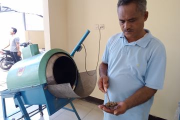 DLH Mataram produksi maggot kering untuk pakan ternak