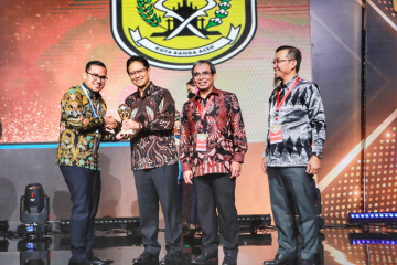 Pemkot Tangerang Selatan raih penghargaan UHC dari Kemenkes