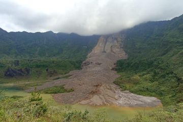 BPBD Tasikmalaya sebut longsor di Gunung Galunggung masih terjadi