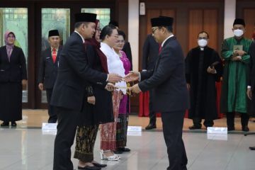 BKKBN lantik tiga kepala perwakilan provinsi dan kepala biro hukum