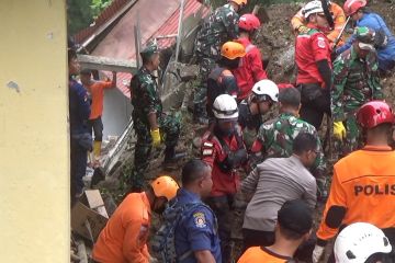 17 orang tertimbun longsor di Bogor, dua ditemukan meninggal dunia