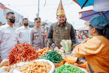 Wali Kota Medan minta Bulog menambah pasokan beras 50 ton/hari