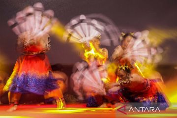 Lomba tari tradisional Dayak Kalimantan Tengah