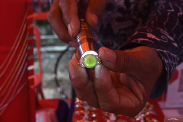 GIOK SOJOL TEMBUS PASAR MANCANEGARA