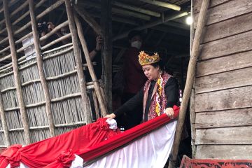 Puan Maharani kenakan kain tenun warisan budaya Betang Ensaid Sintang