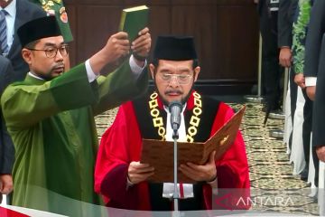 Anwar Usman dan Saldi Isra ditetapkan sebagai Ketua dan Wakil Ketua MK