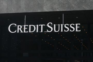 Bank sentral menenangkan pasar setelah UBS sepakat beli Credit Suisse