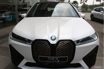 BMW dikabarkan sedang garap XM Hybrid versi enam silinder