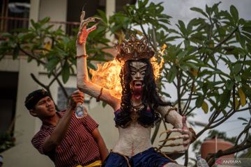 Arak Ogoh-ogoh Jelang Hari Raya Nyepi