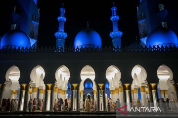 Tarawih pertama di masjid raya Sheikh Zayed