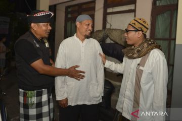 Warga muslim Desa Adat Tuban sepakat shalat tawarih di rumah saat Nyepi