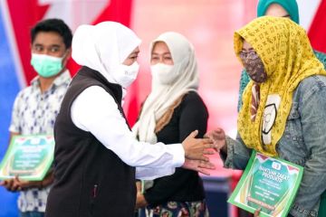 Gubernur Khofifah raih penghargaan Baznas Award 2023