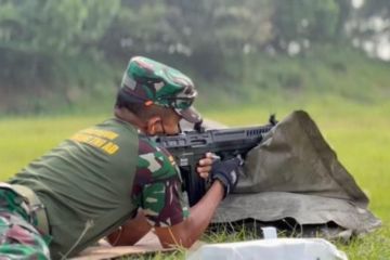 Balitbang Kemhan uji fungsi senapan serbu produksi swasta lokal