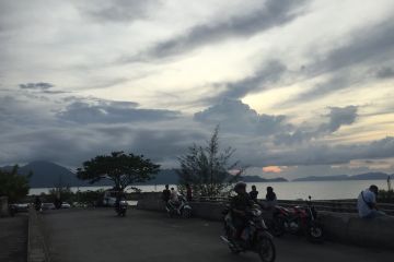 Pantai Ulee Lheu-Gampong Jawa lokasi ngabuburit di Banda Aceh