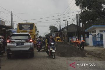 Bupati Garut sebut Jalan Kadungora-Leles rusak sedang diperbaiki