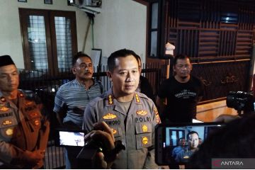 Polisi sebut eks Ketua KY Jaja Ahmad Jayus dibacok saat tiba di rumah