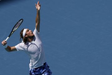 Tsitsipas mulai penampilannya di Miami Open dengan kemenangan