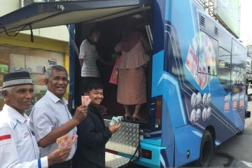 Masyarakat Banda Aceh mulai antri manfaatkan layanan penukaran uang