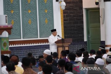 Wapres Ma'ruf pesankan jaga komitmen kebangsaan saat tarawih di Aceh