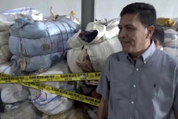 Polda Sulsel bongkar penyelundupan pakaian bekas impor di Makassar