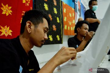 Produksi batik Minang warga binaan pemasyarakatan di Padang