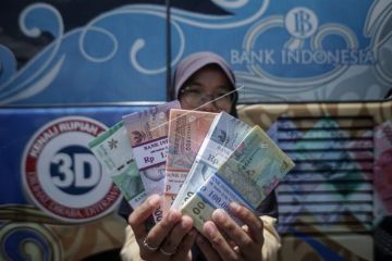 Penukaran uang baru