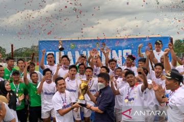 Pemain PS Palembang pasang pita hitam atas batalnya Piala Dunia U-20