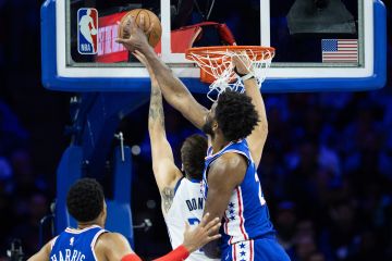 Embiid-Harden bawa 76ers menang, pupuskan asa playoff Mavericks