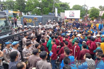Polres Bengkulu tangkap empat mahasiswa saat unjuk rasa UU cipta kerja