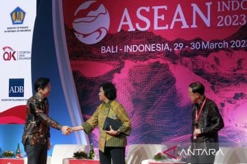 Seminar on Financing Transition in ASEAN di Bali