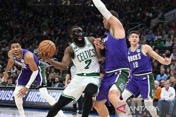 Boston Celtics hancurkan Bucks 140-99