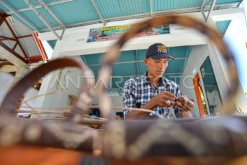 Produksi kerajinan Hutan Gamaran