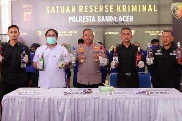 Ditangkap polisi, 12 penjual miras terancam hukuman cambuk 60 kali