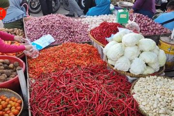 Harga sembako stabil, cabai merah keriting di Pangkalpinang turun