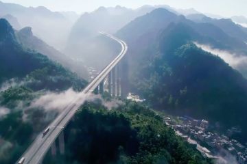 Indahnya pemandangan jalan tol penghubung China dengan ASEAN