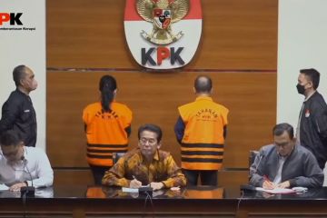 Jadi tersangka, Bupati Kapuas dan istri ditahan KPK selama 20 hari