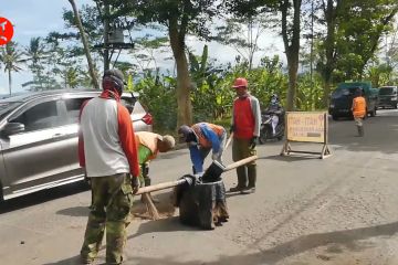 Jalur alternatif mudik di Temanggung mulai diperbaiki