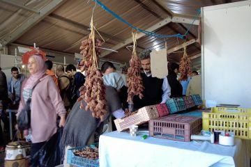 Pemerintah Tunisia gelar pasar kurma murah